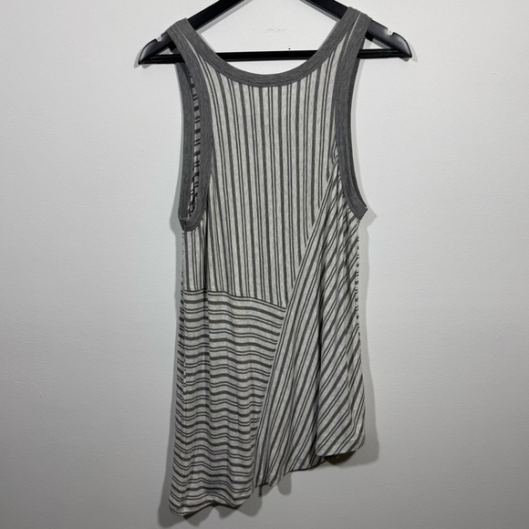 CABI #5394 Stripe Side Out Asymmetrical Tank Top Women's Size M Flowy Sleeveless - Picture 3 of 5